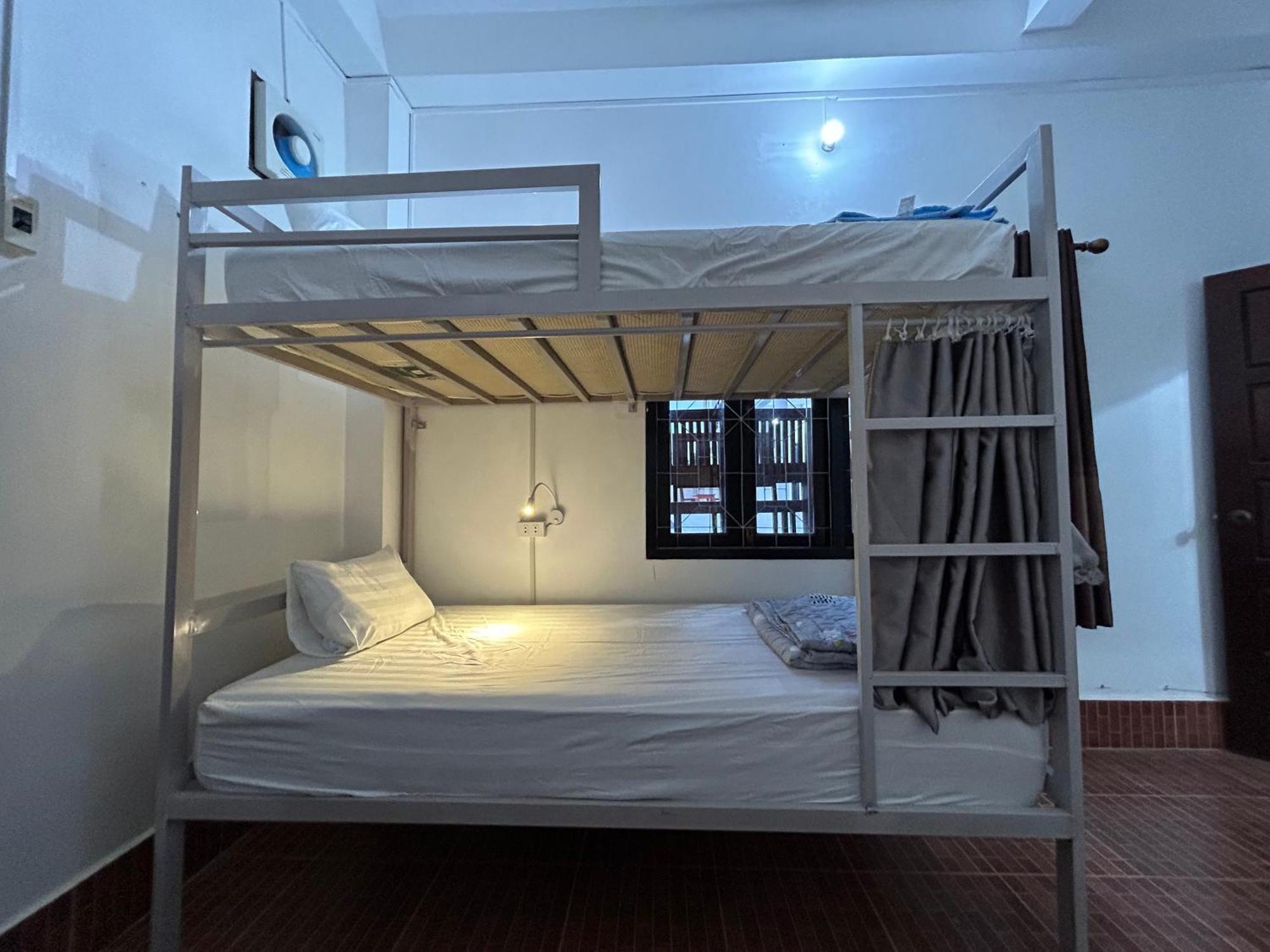 Vang Vieng Backpackers Hostel Kültér fotó